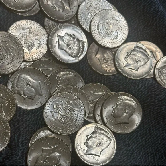 35 UNCIRCULATED 2024 KENNEDY HALF DOLLARS - Picture 6 of 6